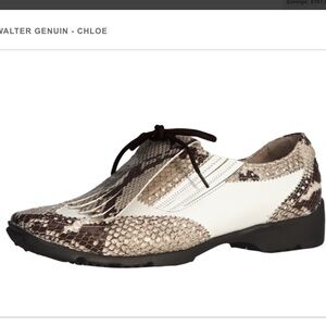 Walter Genuin Chloe Tie Golf Shoe NWOT 6